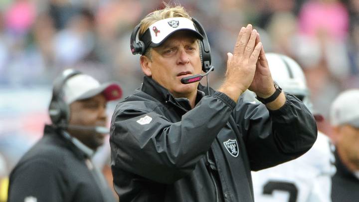 Jack del Rio con Raiders