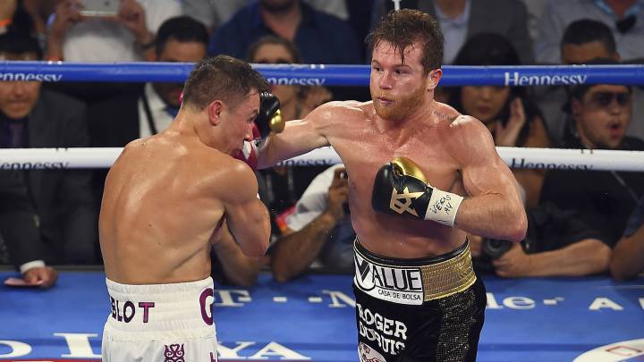 Foto de acción de la segunda pelea entre Saúl Canelo Álvarez y Gennady Golovkin.