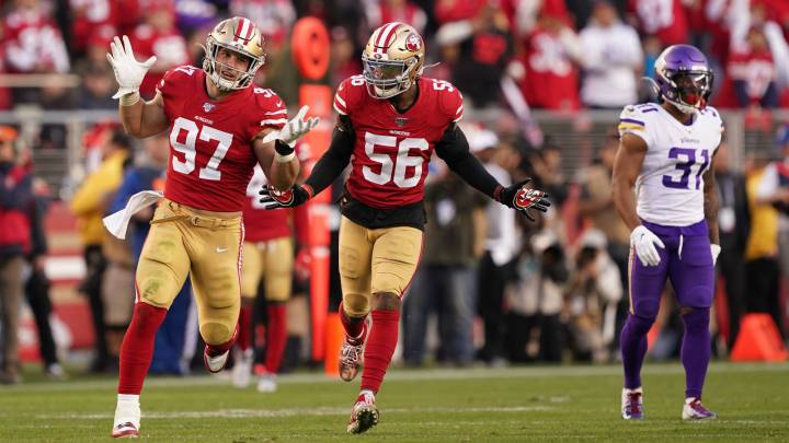 Bosa y Alexander celebran la victoria de 49ers