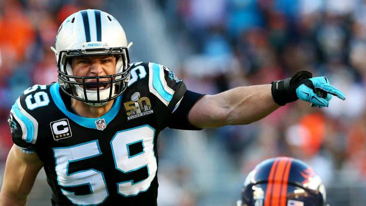 Luke Kuechly con Panthers