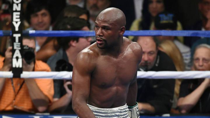Floyd Mayweather recibe premio al mejor boxeador de la década