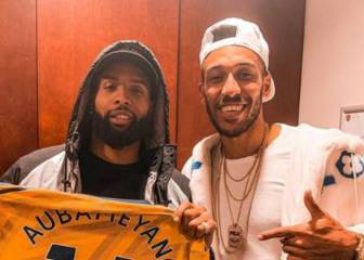 Aubameyang le regaló un jersey autografiado a OBJ