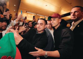 Chicharito llegó a Los Ángeles entre gran multitud de fans