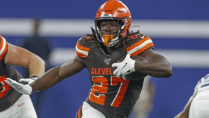 Kareem Hunt en partido de Browns