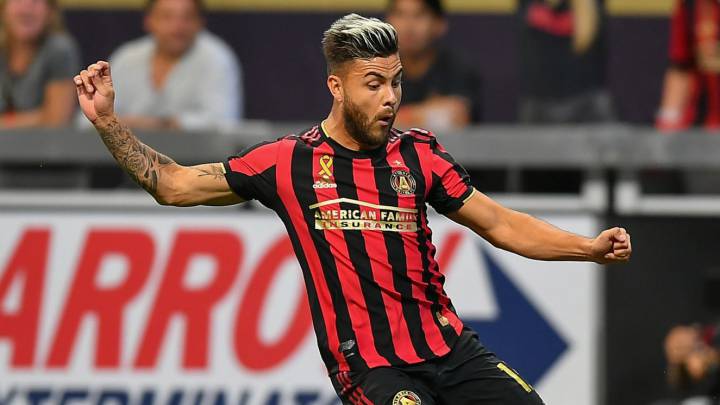 Tito Villalba disputa un balón durante un encuentro del Atlanta United.