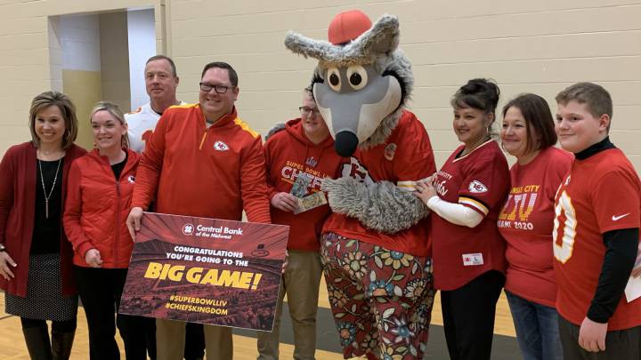 Will Walker, fan con cáncer de los Chiefs, es sorprendido con tickets