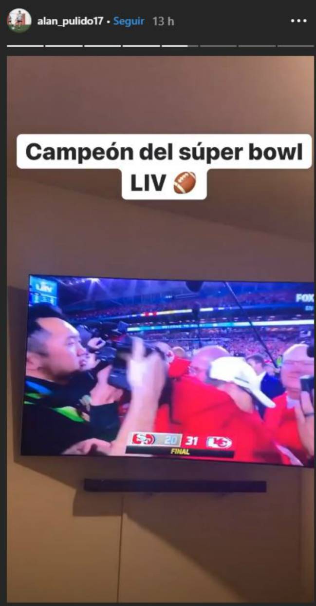 Alan Pulido festejando título de Kansas City Chiefs