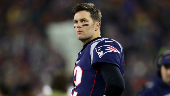 Tom Brady termina con los rumores; se queda en los Patriots