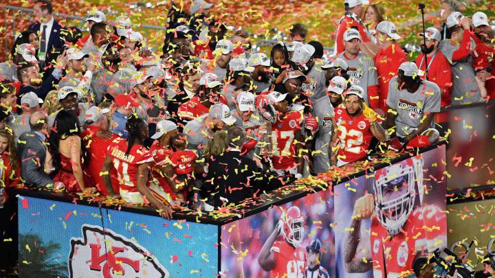 Chiefs celebrando triunfo en el Super Bowl