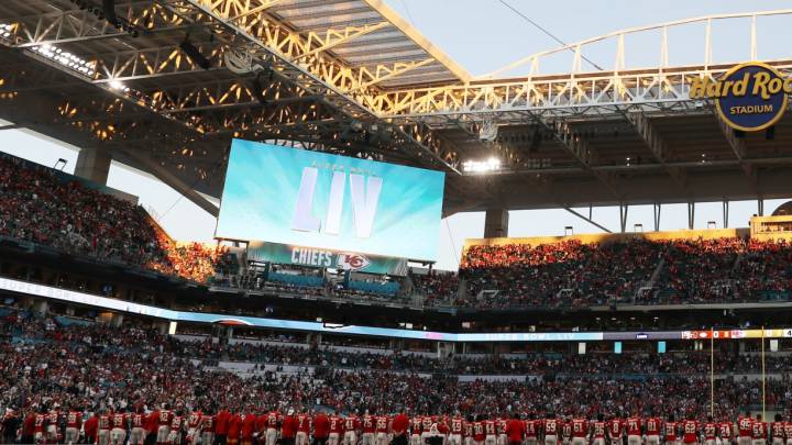 Donan toneladas de comida del Super Bowl a Centros de Apoyo