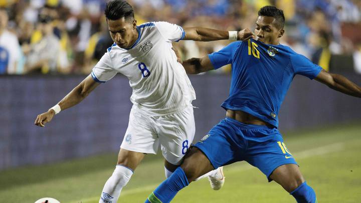 Denis Pineda espera debutar con Estoril ante Casa Pia AC