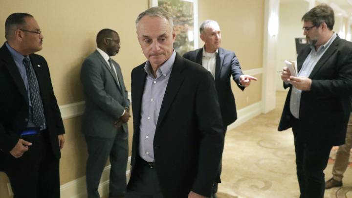 Rob Manfred en conferencia de la MLB
