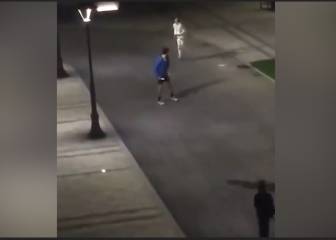 La humildad de Djokovic; juega en la calle con niños de Belgrado