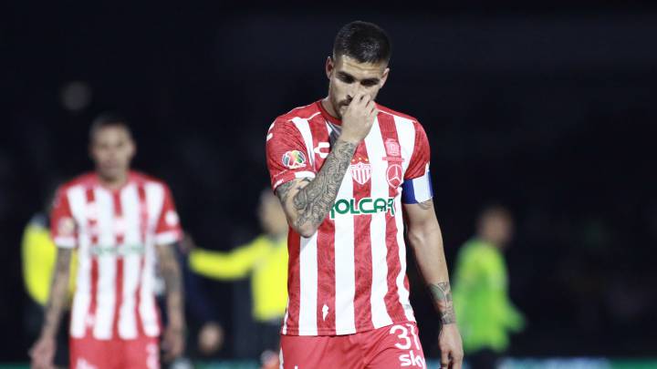 El estratega de la Selección de Fútbol de Estados Unidos presenció este sábado el partido entre León y Necaxa para ver a un elemento estadounidense.