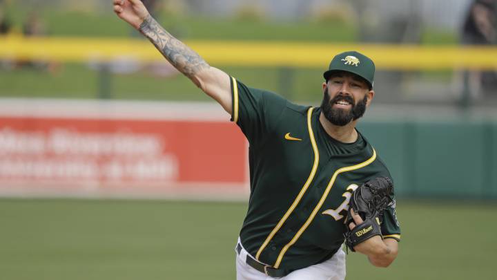 Mike Fiers con los Athletics