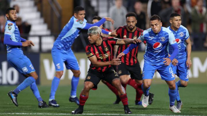 Aficionado holandés viajó de Europa a USA para ver a Motagua