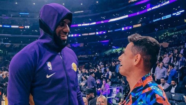 Chicharito conoce a LeBron James en el Staples Center