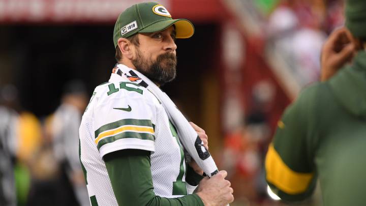 Aaron Rodgers, en la banca