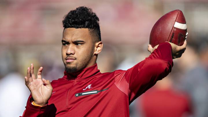 Tua Tagovailoa con Alabama