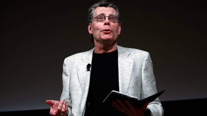 Stephen King no confía en Donald Trump contra coronavirus