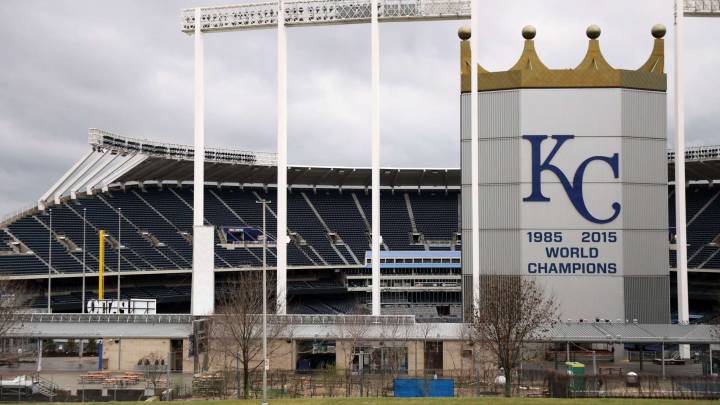Exterior del Kauffman Stadium en Kansas City
