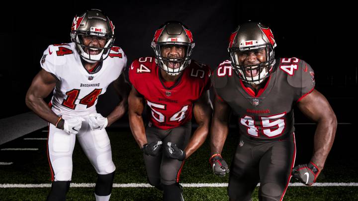 Buccaneers con su nuevo uniforme