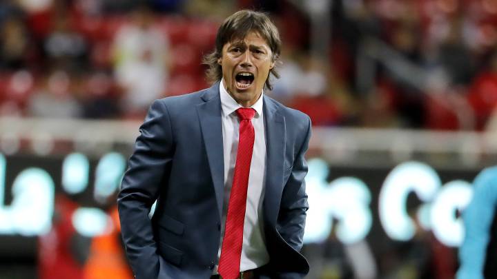 Matías Almeyda con las Chivas