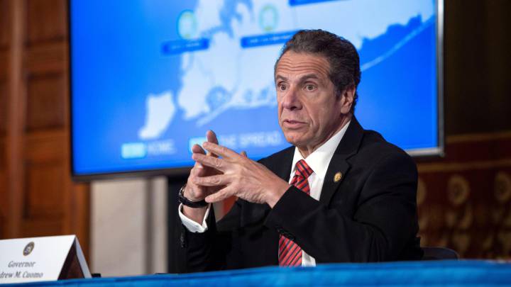 Andrew Cuomo en conferencia de prensa