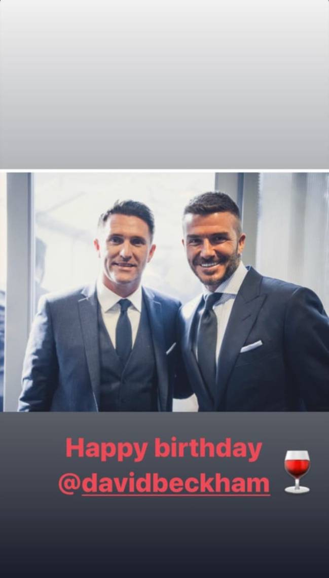 Robbie Keane felicita a David Bekcham