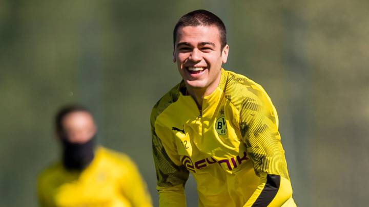 Giovanni Reyna renovaría contrato con Borussia Dortmund hasta 2023
