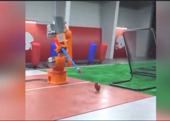 ¿Un robot que parea un balón de americano?