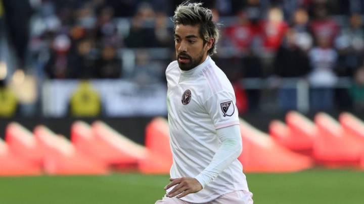 El exjugador mexicano militó anteriormente en el Stuttgart y adelantó que hay varios jugadores aztecas a quienes les siguen la pista desde Alemania.