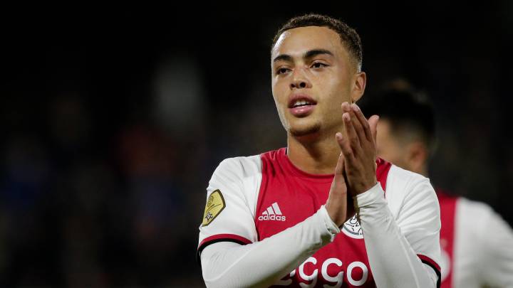Sergiño Dest en la mira del Barcelona para el verano