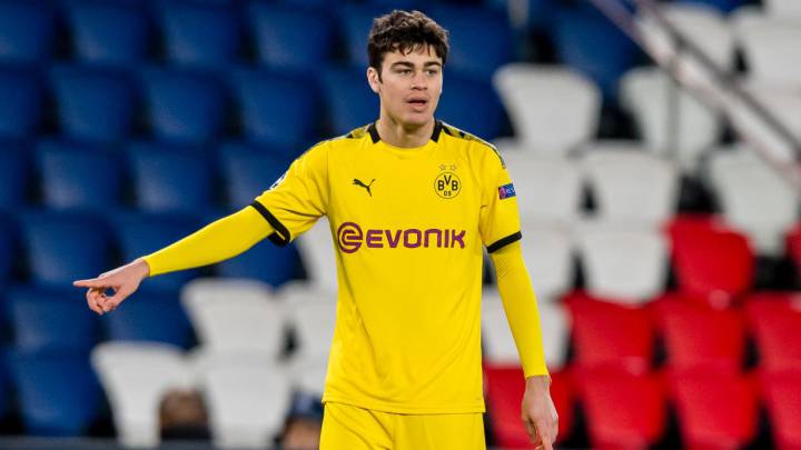 Giovanni Reyna es titular por primera vez con