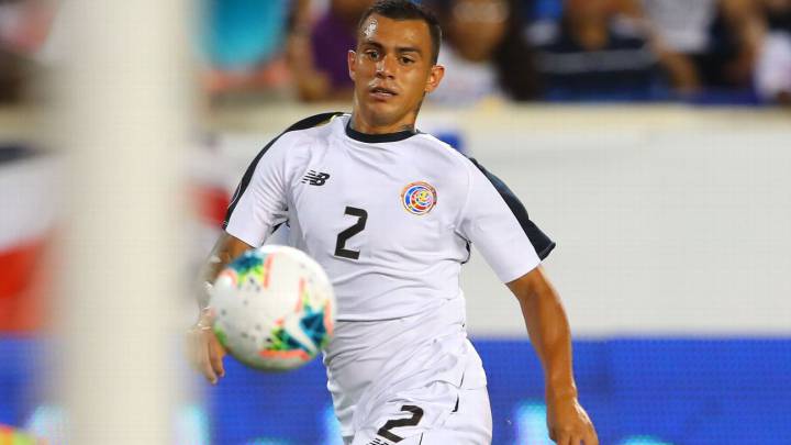 Randall Leal usa sus primeros salarios de la MLS para regalarle una casa a su mamá