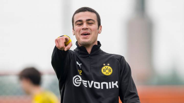 Giovanni Reyna durante un entrenamiento con el Borussia Dortmund.