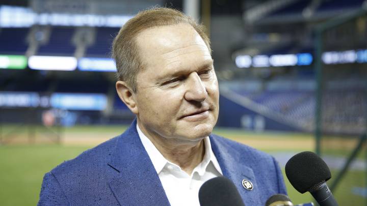 Scott Boras en parque de la MLB