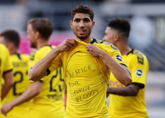 Achraf Hakimi demuestra su apoyo a Floyd en su festejo