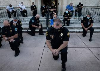 Police in Miami and New York take the knee for George Floyd