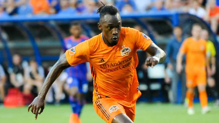 Alberth Elis tiene que elegir entre Europa y contrato millonario en MLS