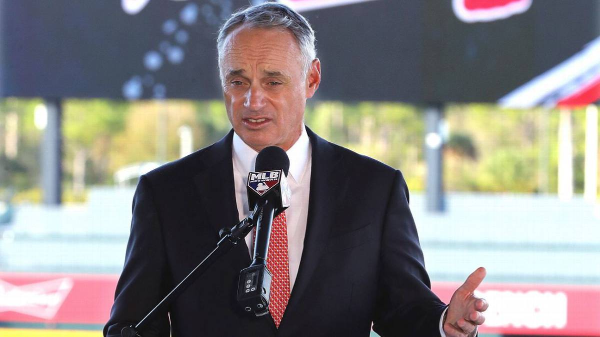 Rob Manfred en evento de la MLB