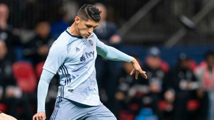 El delantero mexicano, quien juega para Sporting Kansas City de la MLS, colgó en redes unas palabras especiales para su papá.