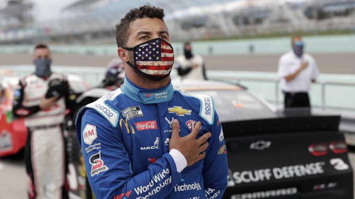 Bubba Wallace en carrera de NASCAR