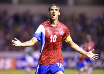 Bryan Ruiz se debate entre ir a la MLS o Europa tras salir de Santos