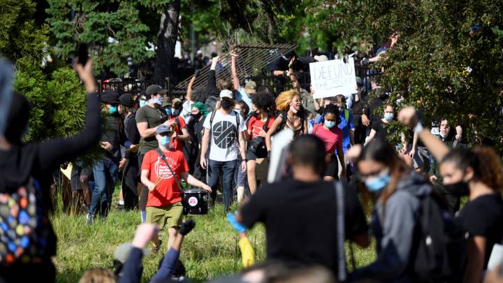 Coronavirus y protestas en USA: casos, muertes y noticias