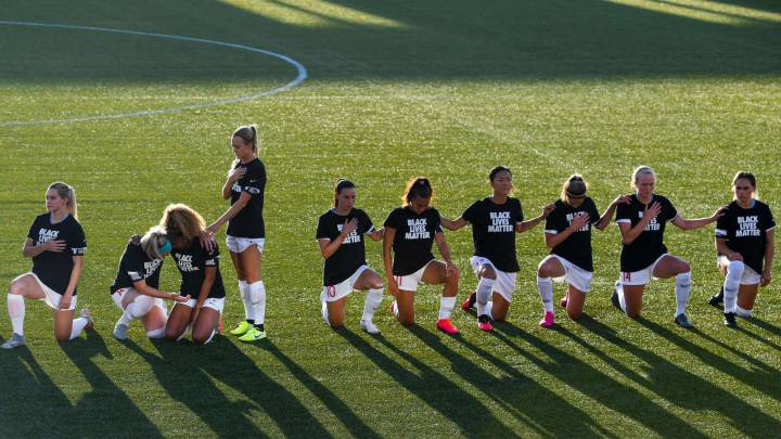 NWSL cambia política del himno; podrán quedarse en el vestidor