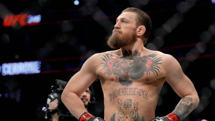 Conor McGregor reta a Vince McMahon a una lucha en WWE