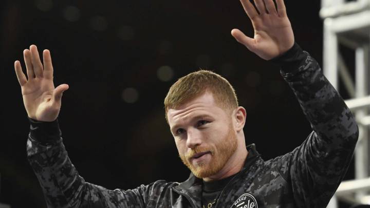 El boxeador mexicano se reunió con la estrella de la NBA para jugar golf, pero decidieron también intercambiar algunos ‘golpes’ en el césped.