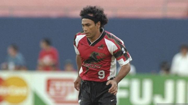 MLS celebra cumpleaños de Hugo Sánchez con uno de sus golazos