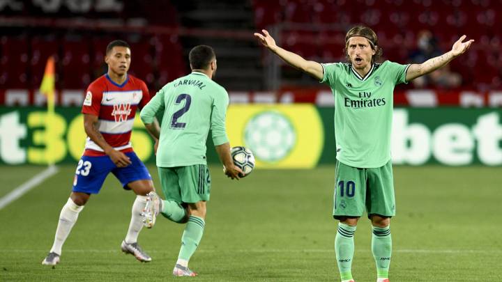 ¡El Madrid pide la hora ante el Granada, pero saca el triunfo!